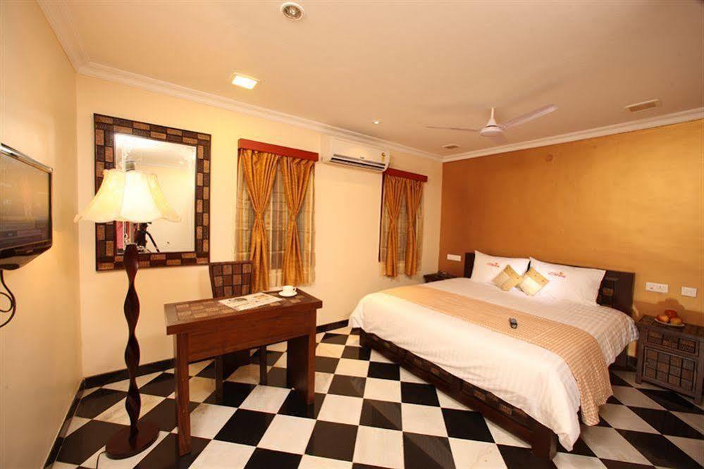 Meenakshi'S Sunshine Hotel Madurai Exterior photo