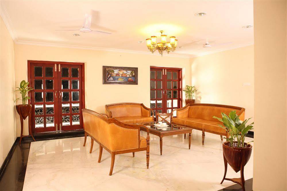 Meenakshi'S Sunshine Hotel Madurai Exterior photo